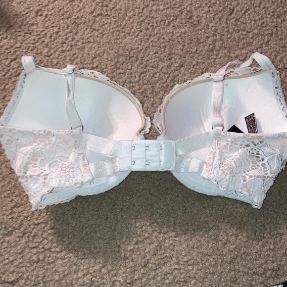 Victoria’s Secret Very Sexy white & cream lace Push Up bra - Picture 4 of 6
